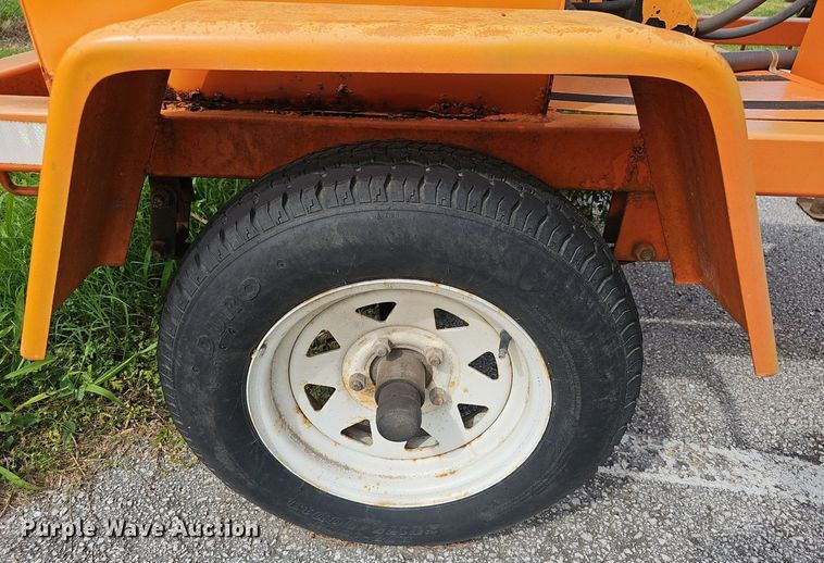 image for item EJ5587 2008 American Signal message board trailer