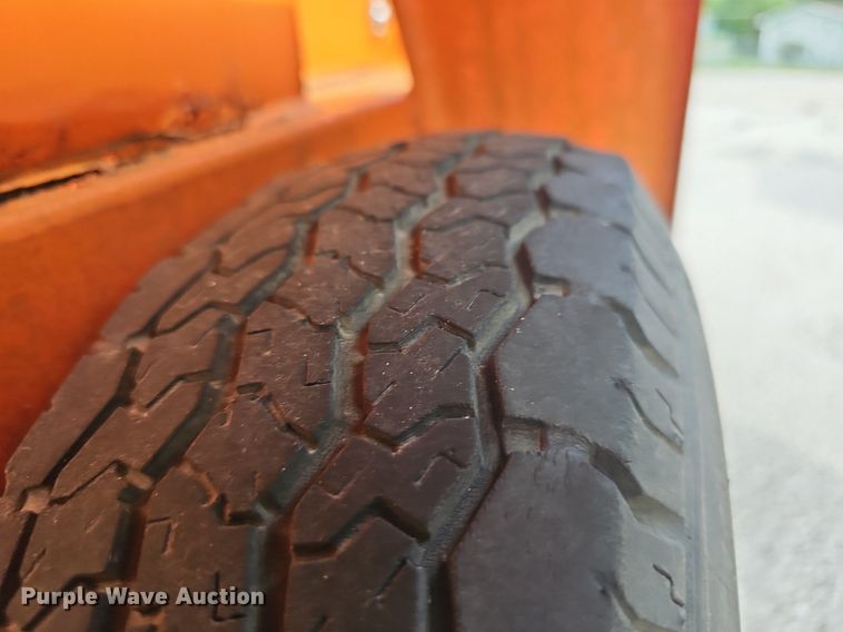 image for item EJ5587 2008 American Signal message board trailer