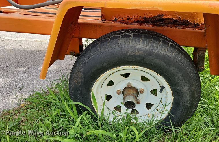 image for item EJ5587 2008 American Signal message board trailer