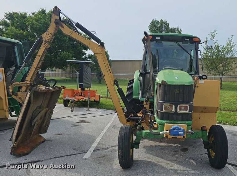 image for item EJ5588 2006 John Deere  6615 tractor