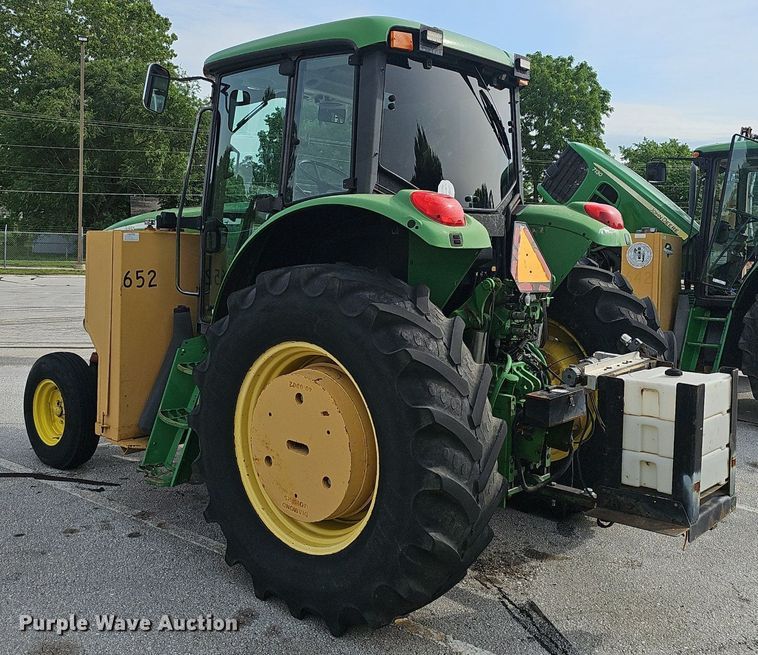 image for item EJ5588 2006 John Deere  6615 tractor