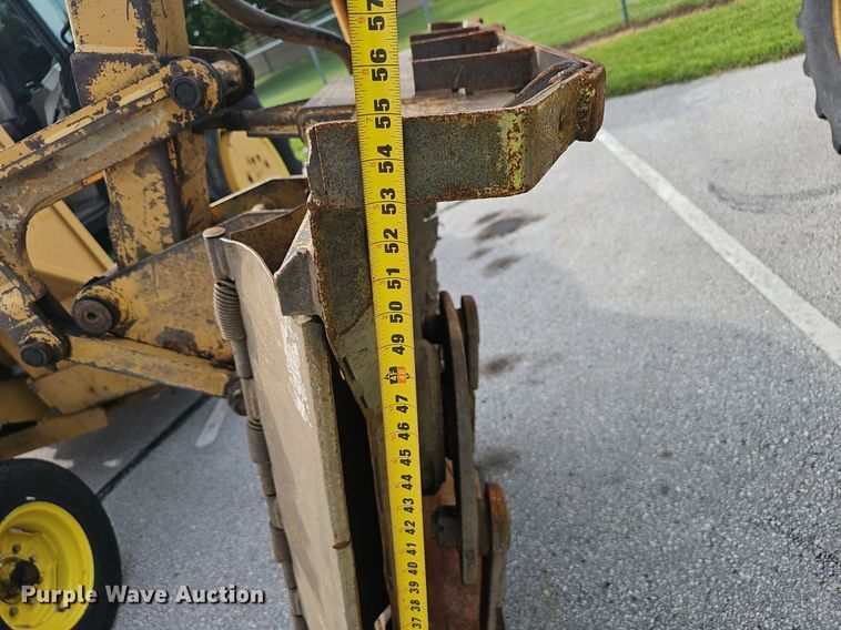 image for item EJ5588 2006 John Deere  6615 tractor