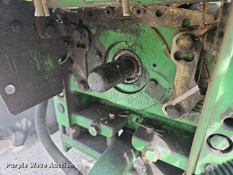 image for item EJ5588 2006 John Deere  6615 tractor