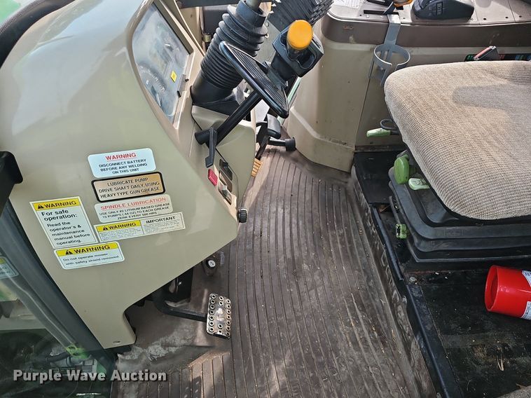 image for item EJ5588 2006 John Deere  6615 tractor