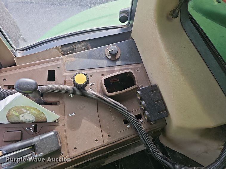 image for item EJ5588 2006 John Deere  6615 tractor