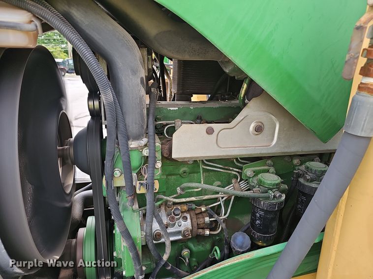 image for item EJ5588 2006 John Deere  6615 tractor