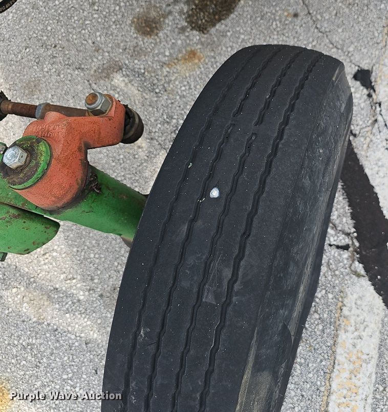 image for item EJ5588 2006 John Deere  6615 tractor