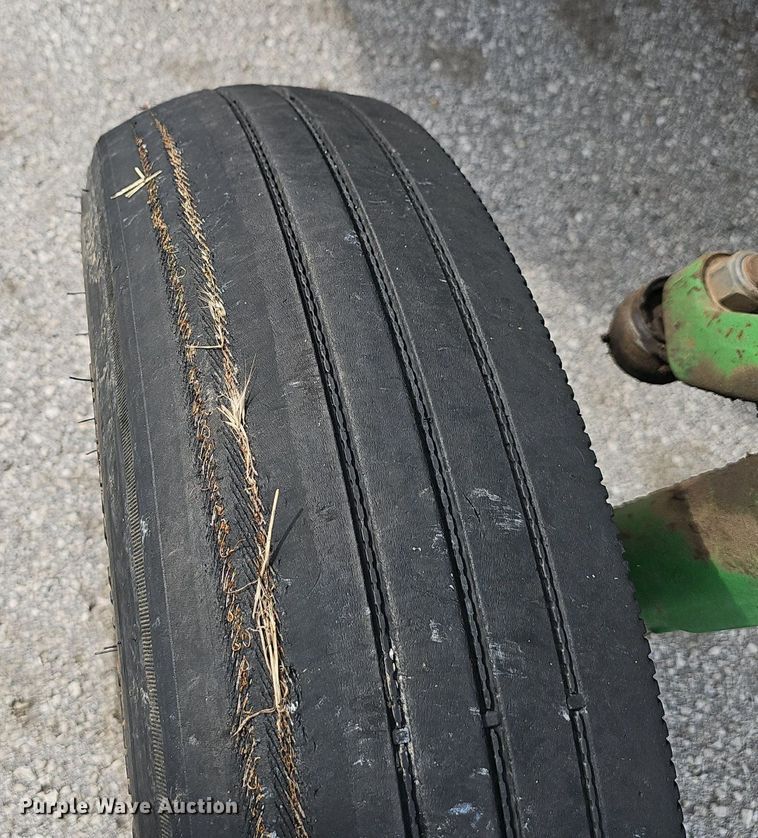 image for item EJ5588 2006 John Deere  6615 tractor