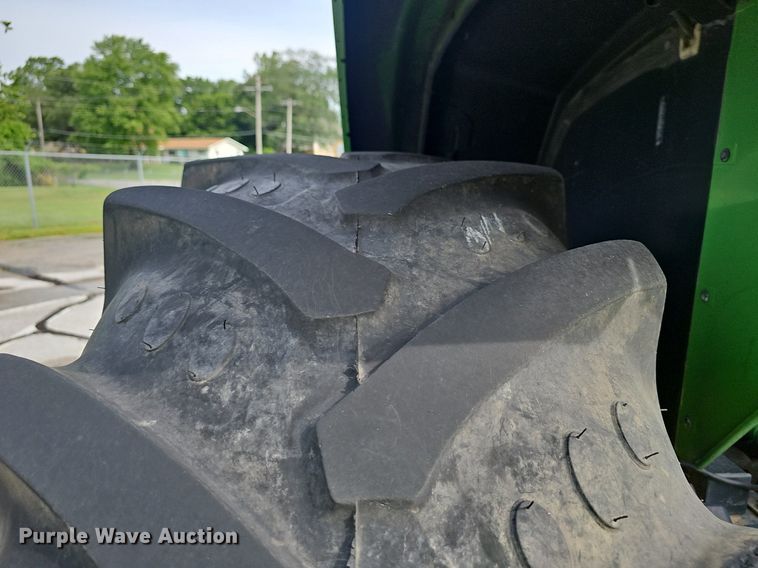 image for item EJ5588 2006 John Deere  6615 tractor