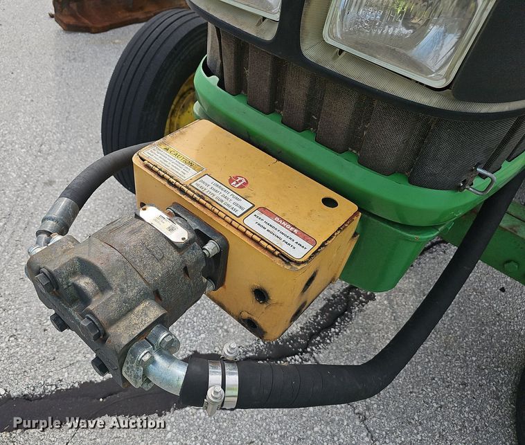 image for item EJ5589 2010 John Deere  7130 tractor