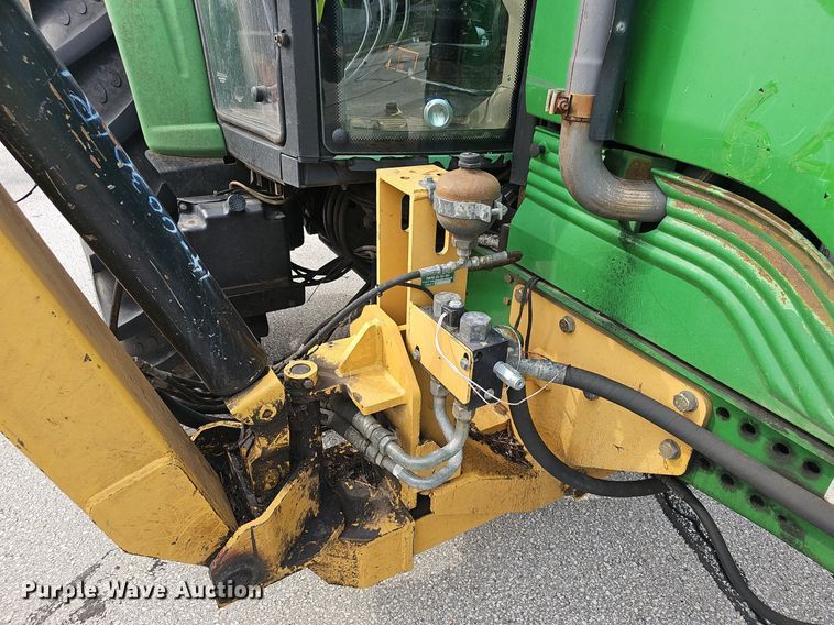 image for item EJ5589 2010 John Deere  7130 tractor