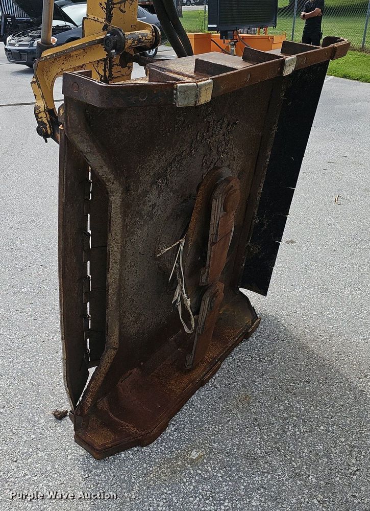 image for item EJ5589 2010 John Deere  7130 tractor