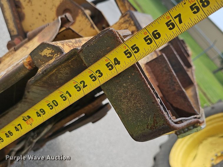 image for item EJ5589 2010 John Deere  7130 tractor