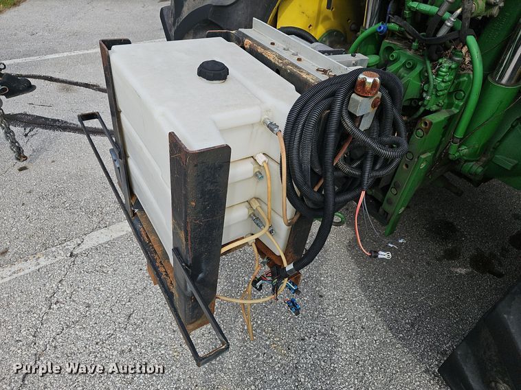 image for item EJ5589 2010 John Deere  7130 tractor