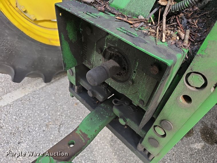 image for item EJ5589 2010 John Deere  7130 tractor