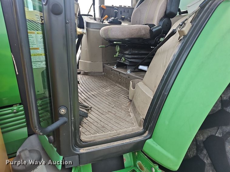 image for item EJ5589 2010 John Deere  7130 tractor