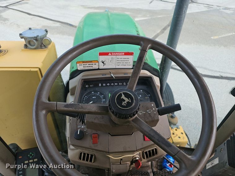 image for item EJ5589 2010 John Deere  7130 tractor