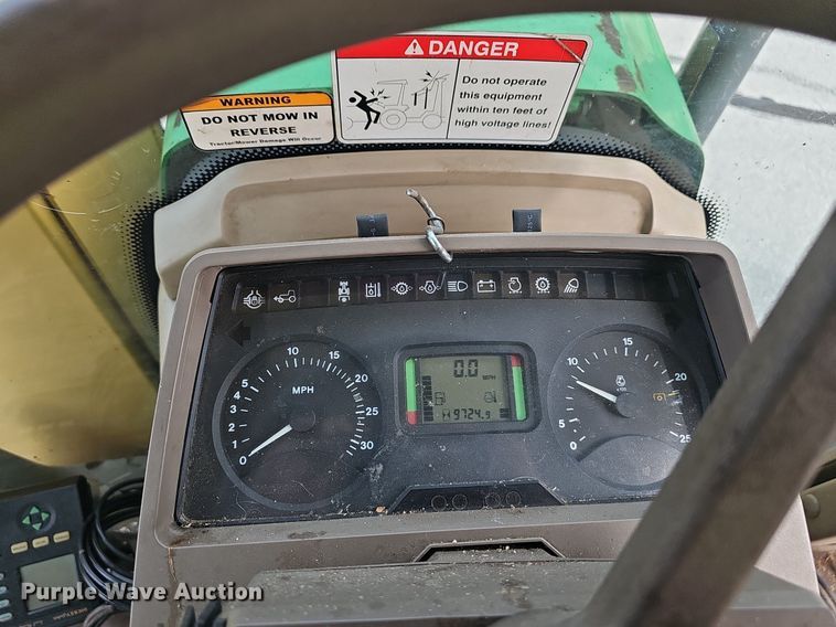 image for item EJ5589 2010 John Deere  7130 tractor