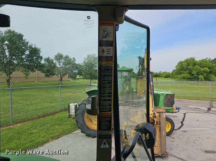 image for item EJ5589 2010 John Deere  7130 tractor