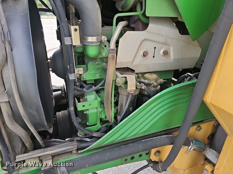 image for item EJ5589 2010 John Deere  7130 tractor