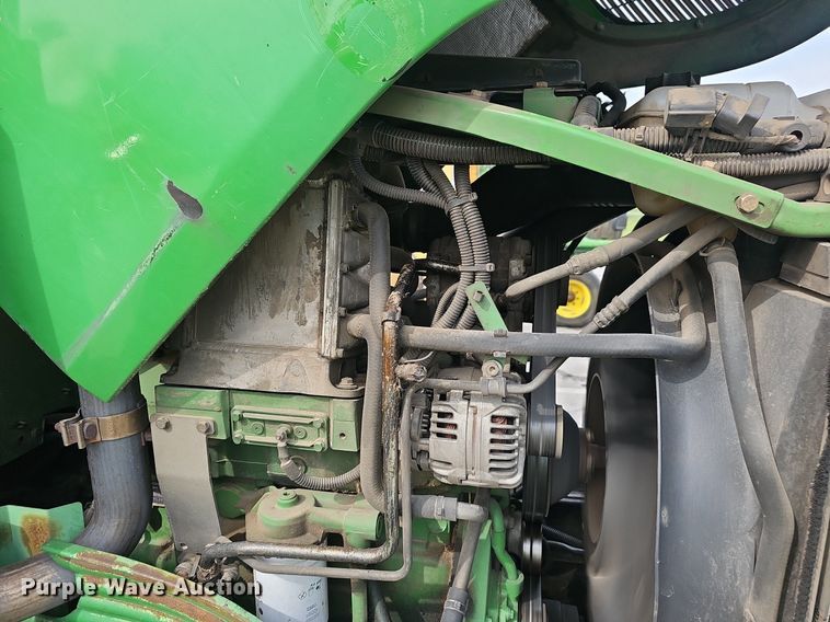 image for item EJ5589 2010 John Deere  7130 tractor