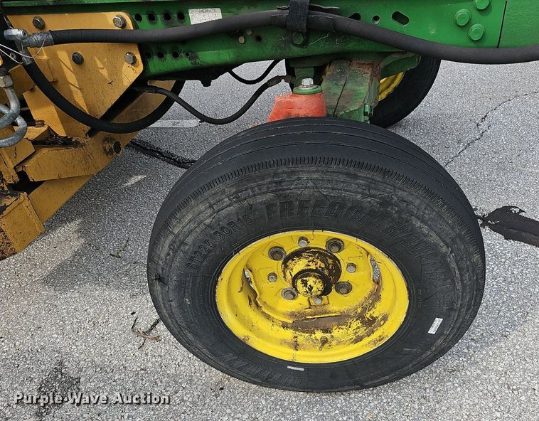 image for item EJ5589 2010 John Deere  7130 tractor