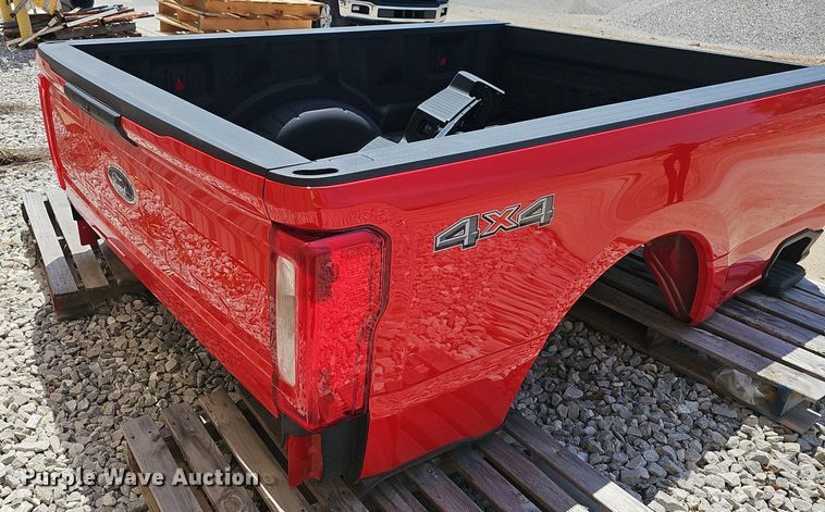 image for item EJ5592 Ford  F350 pickup bed