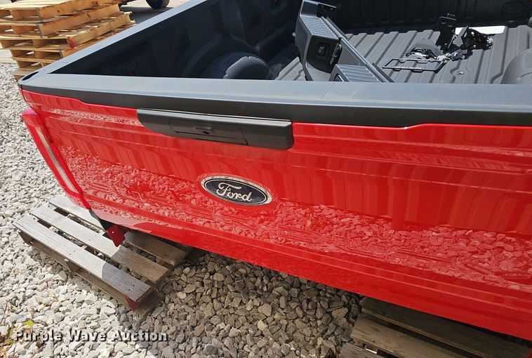image for item EJ5592 Ford  F350 pickup bed