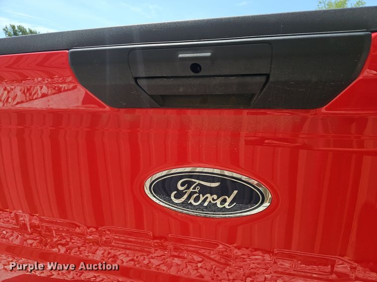 image for item EJ5592 Ford  F350 pickup bed
