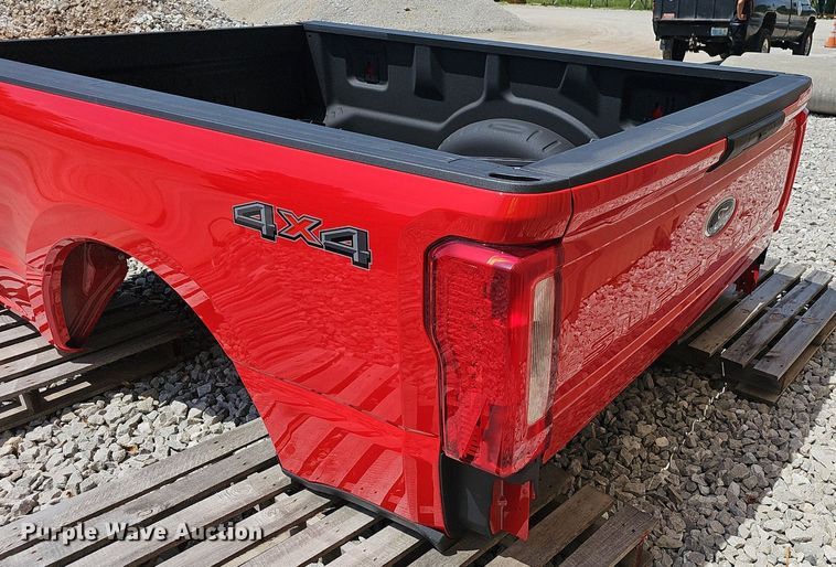 image for item EJ5592 Ford  F350 pickup bed