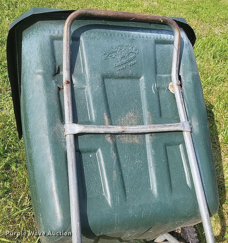 image for item EJ7991 Approximately 100 Amerikart trash carts 