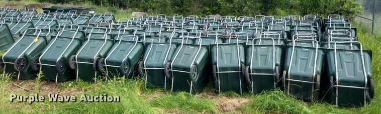 image for item EJ7993 Approximately 100 Amerikart trash carts 