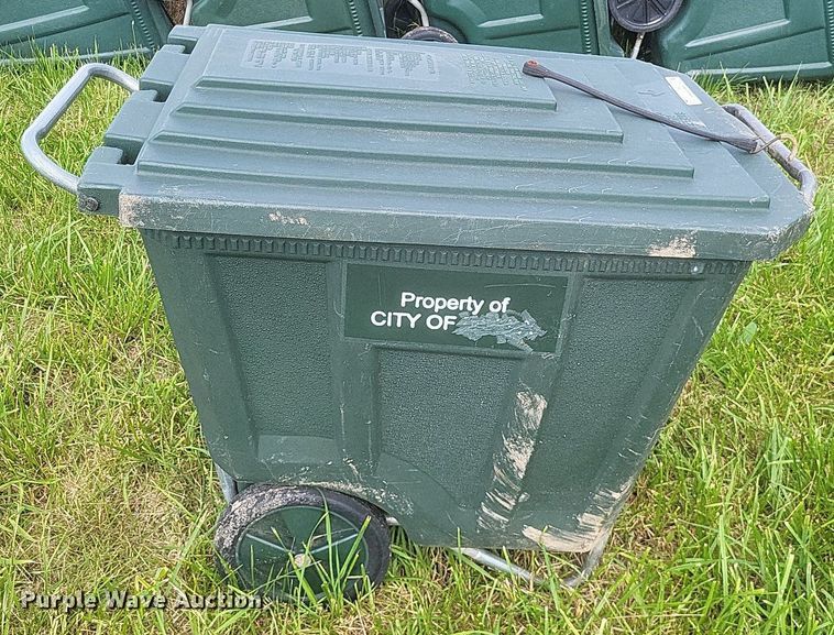 image for item EJ7993 Approximately 100 Amerikart trash carts 