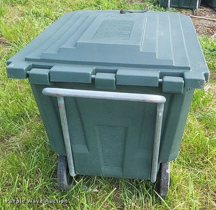 image for item EJ7993 Approximately 100 Amerikart trash carts 