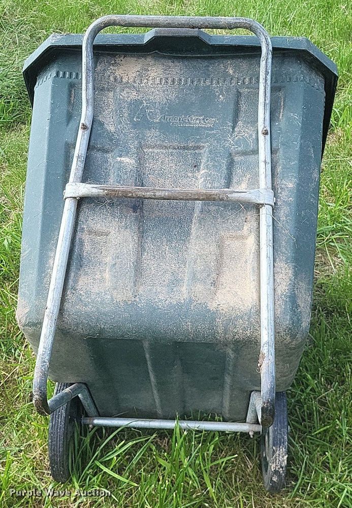 image for item EJ7993 Approximately 100 Amerikart trash carts 