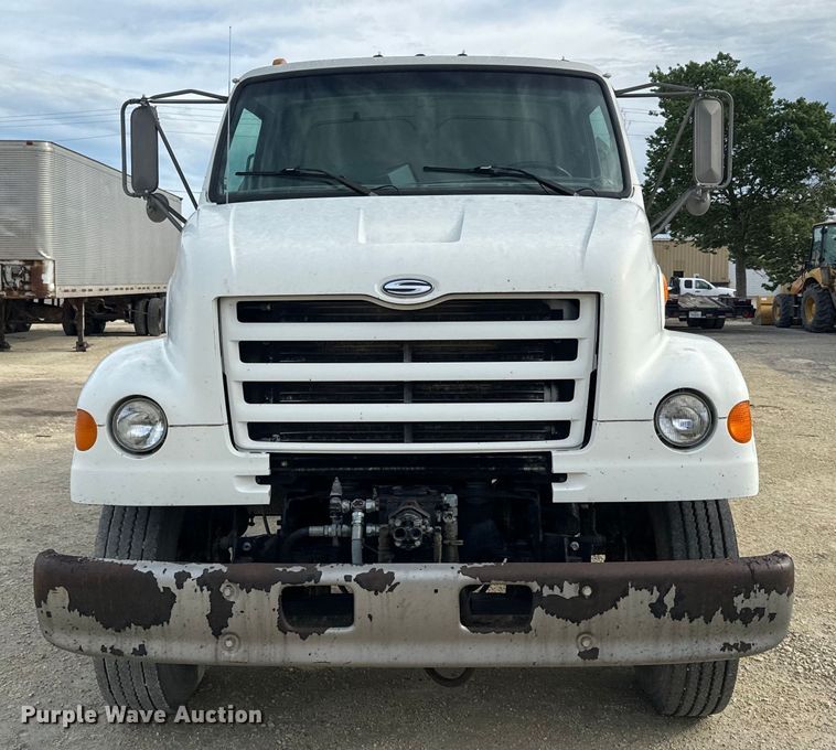 image for item EK1367 1999 Sterling L-Line oil distributor truck