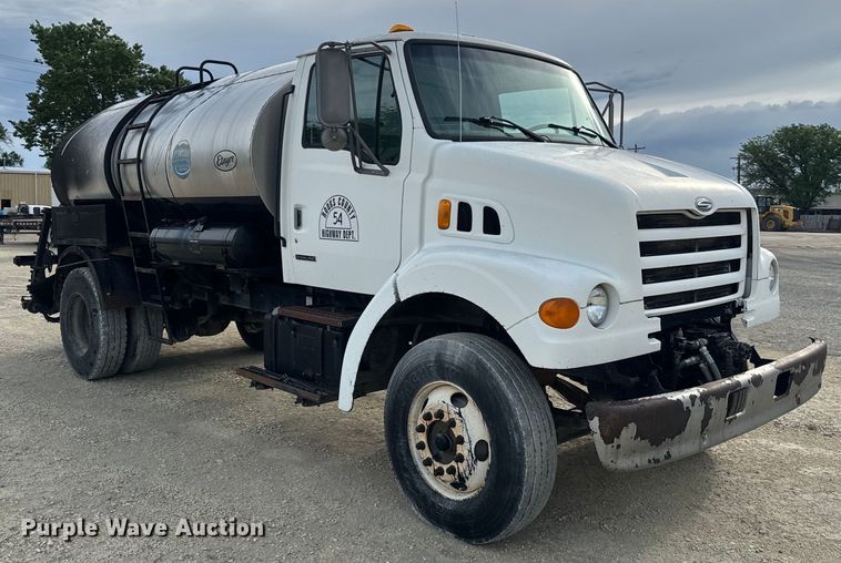 image for item EK1367 1999 Sterling L-Line oil distributor truck