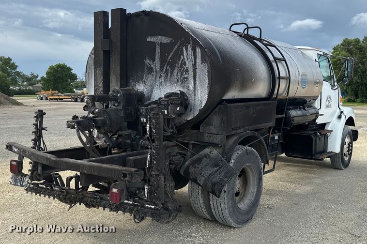 image for item EK1367 1999 Sterling L-Line oil distributor truck