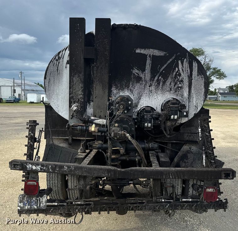 image for item EK1367 1999 Sterling L-Line oil distributor truck