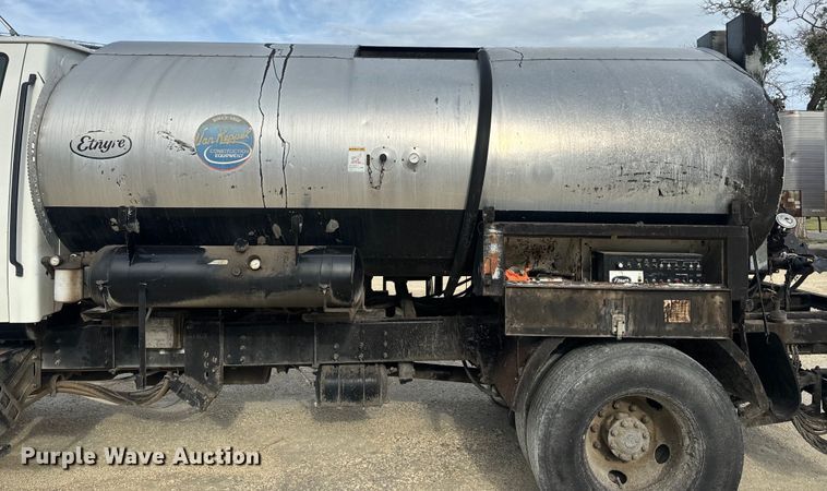 image for item EK1367 1999 Sterling L-Line oil distributor truck