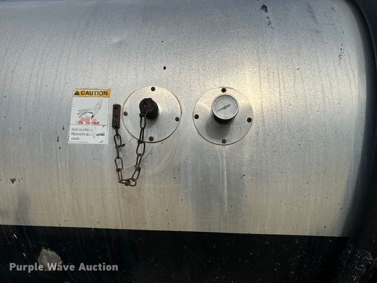 image for item EK1367 1999 Sterling L-Line oil distributor truck