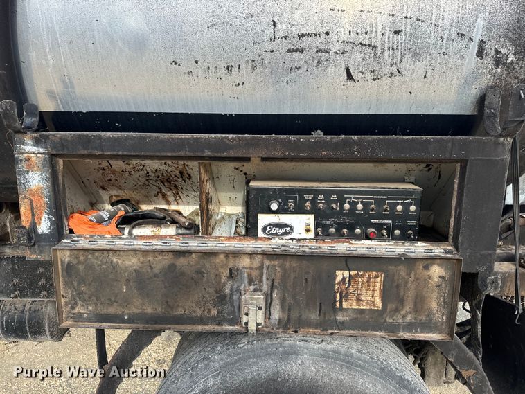 image for item EK1367 1999 Sterling L-Line oil distributor truck