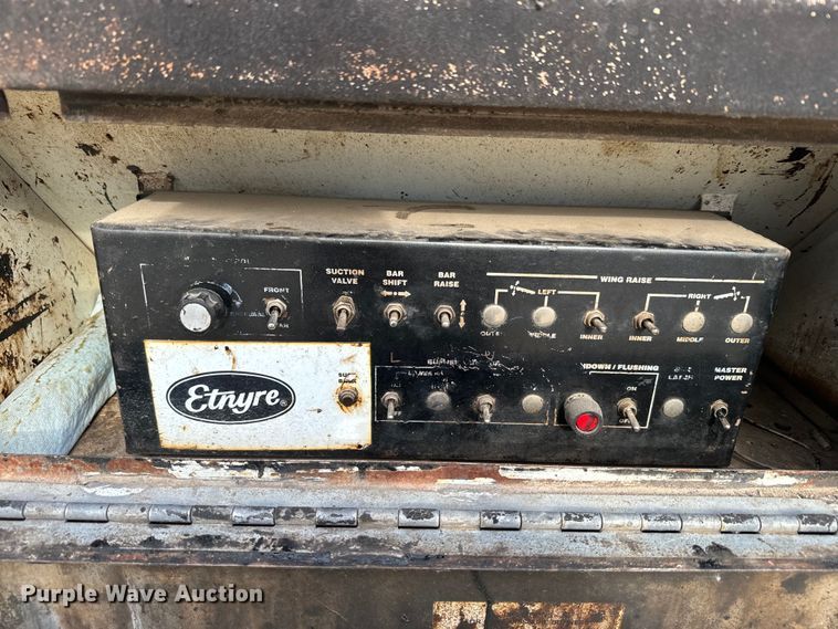 image for item EK1367 1999 Sterling L-Line oil distributor truck