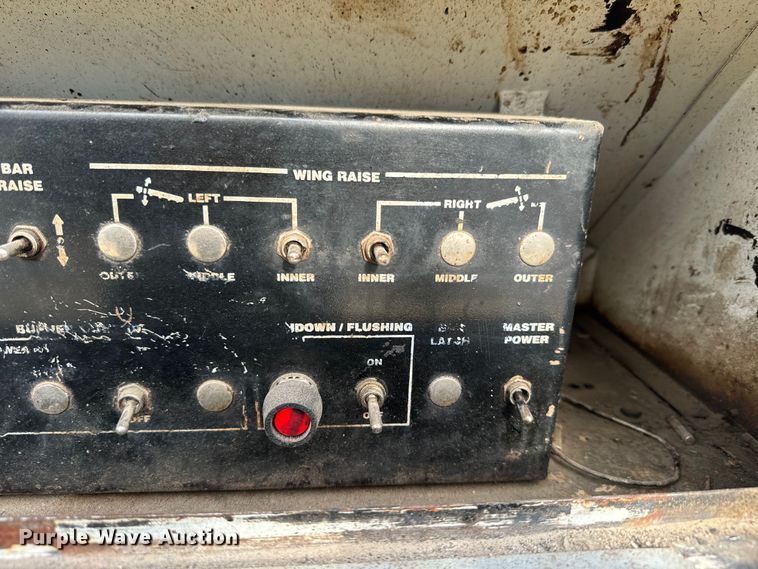 image for item EK1367 1999 Sterling L-Line oil distributor truck