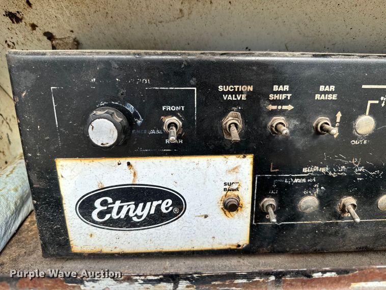 image for item EK1367 1999 Sterling L-Line oil distributor truck