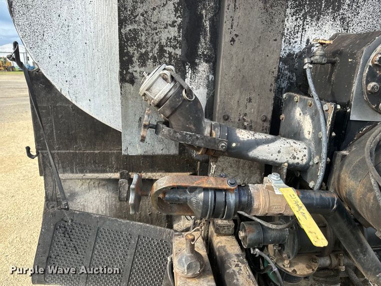 image for item EK1367 1999 Sterling L-Line oil distributor truck