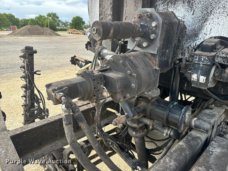 image for item EK1367 1999 Sterling L-Line oil distributor truck