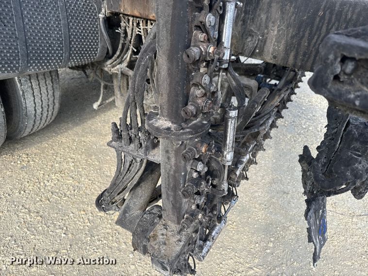 image for item EK1367 1999 Sterling L-Line oil distributor truck