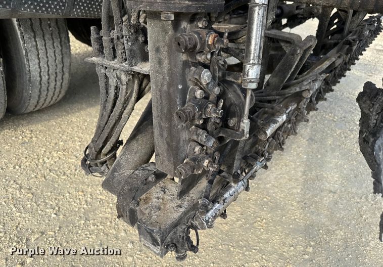 image for item EK1367 1999 Sterling L-Line oil distributor truck