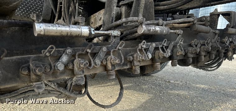 image for item EK1367 1999 Sterling L-Line oil distributor truck